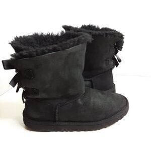 UGG Women's Mini Bailey Bow II Boot size 6